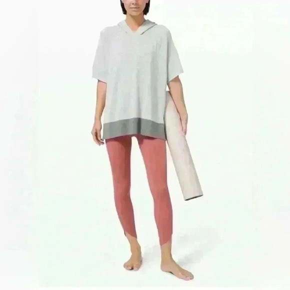 Lululemon Opened Up Poncho M/L - Picture 1 of 14